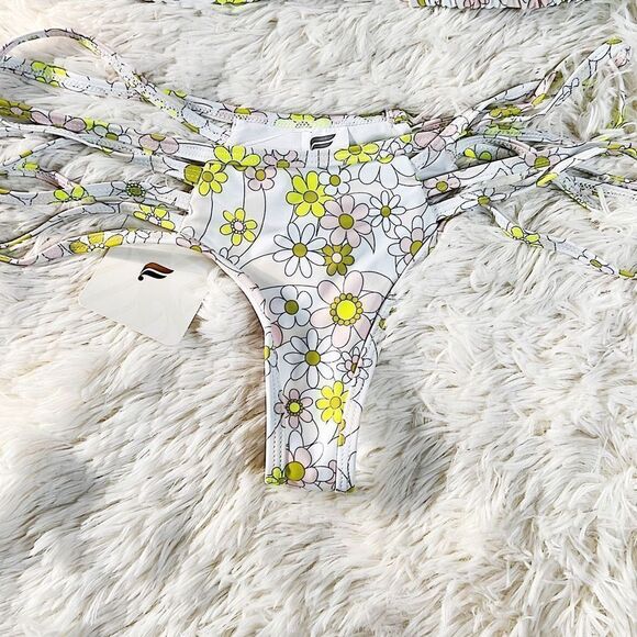 Fabletics NOA Strappy 2 Piece Bikini Floral NWT Size Small - Picture 4 of 8